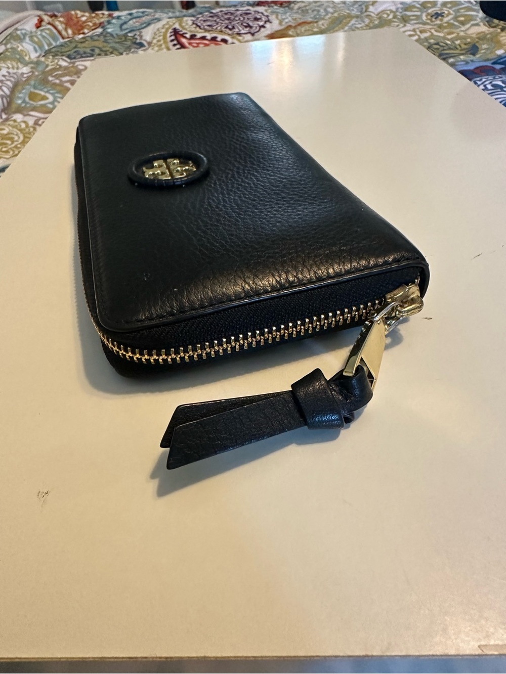 Tory Burch Black Leather Zip-Around Wallet with Gold Color Logo - Picture 7 of 9